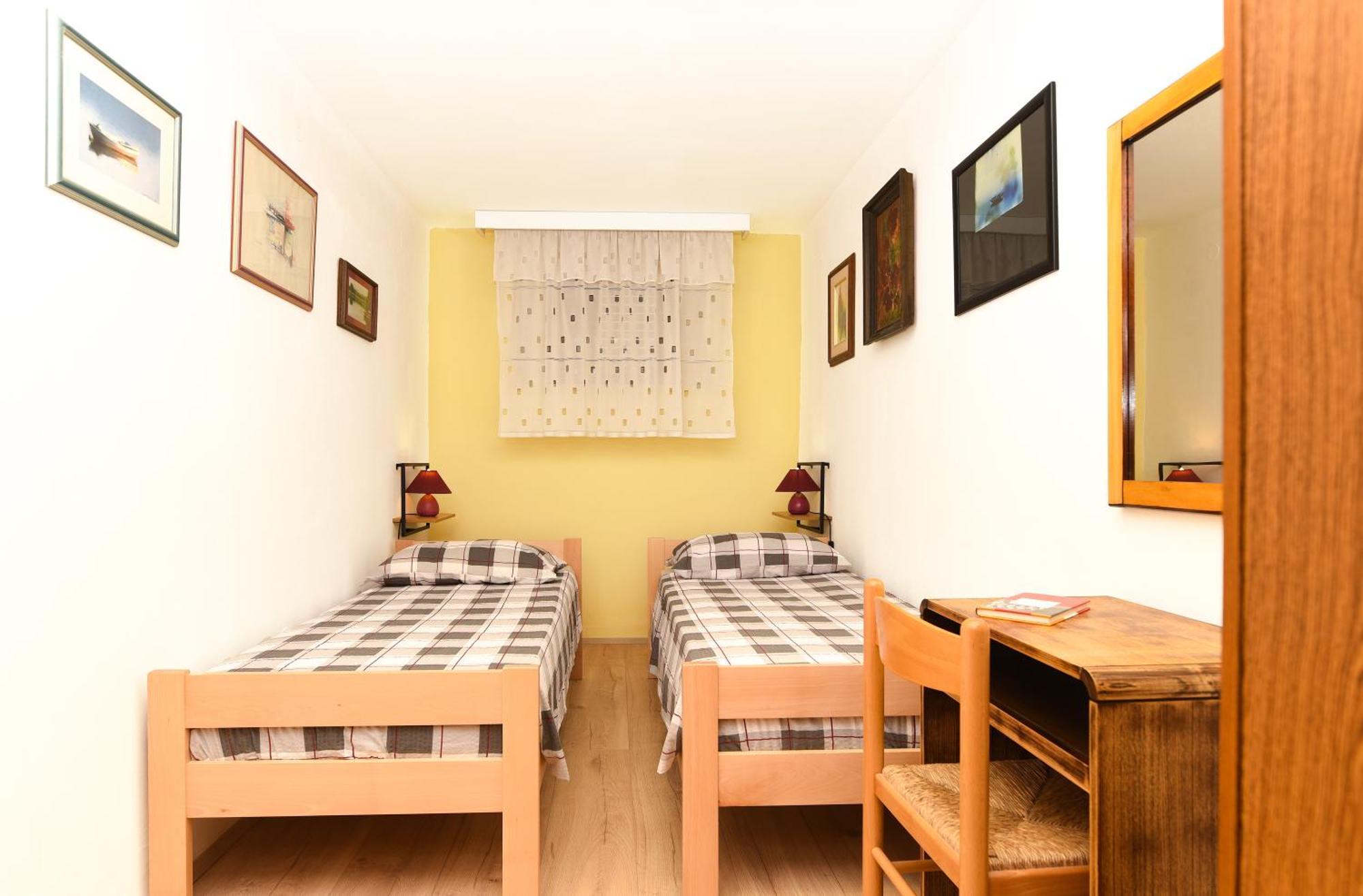 Apartmani Zupanic Koromačno Buitenkant foto