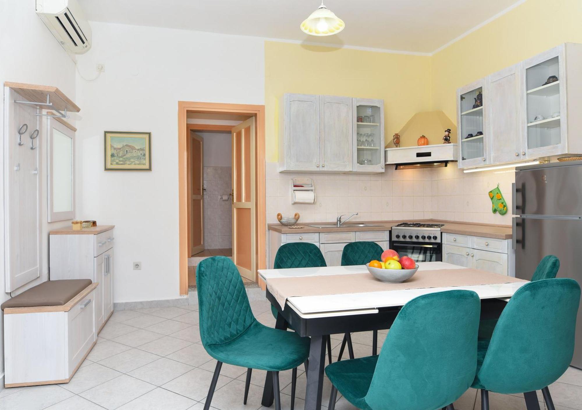 Apartmani Zupanic Koromačno Buitenkant foto